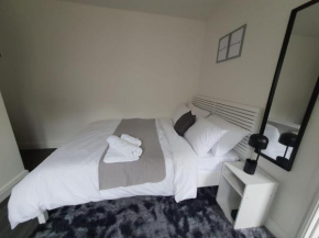 Private Room & En-Suite Bathroom - Long Term Stays & Contractors Welcomed